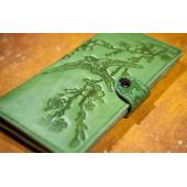 Шкіряний гаманець Turtle вестерн XL, Ластівки в кольорах вишня, зелений