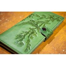 Шкіряний гаманець Turtle вестерн XL, Ластівки в кольорах вишня, зелений
